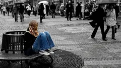 Keď ste roky tá „pohodová“: prečo sa osamelosť ozve aj uprostred ľudí