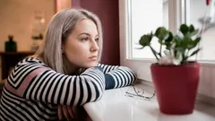 Ako sa dá z drobných zvykov vycítiť, že človek je osamelý – aj keď to sám nehovorí