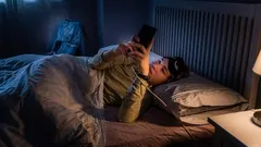 Ako prerušiť začarovaný kruh „neskorého zaspávania“ – konkrétne stratégie na obnovenie spánkového režimu.